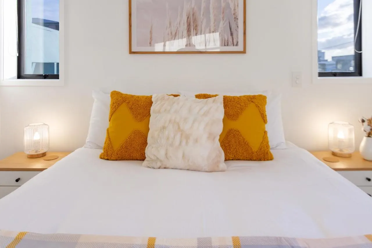 Trendy 3 Bedroom 2 Bath Residence, Central City Christchurch 0*,  New Zealand