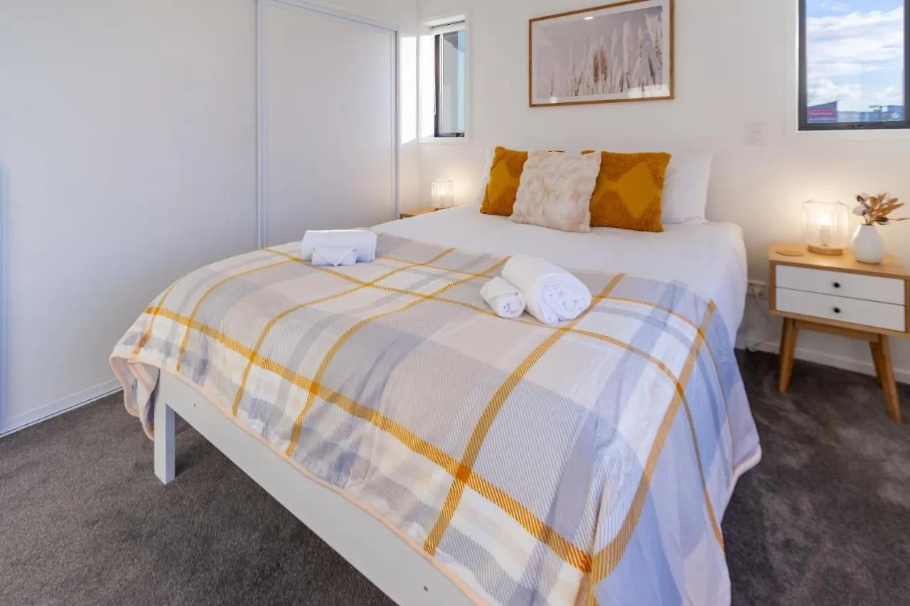 Apartment Trendy 3 Bedroom 2 Bath Residence, Central City Christchurch New Zealand