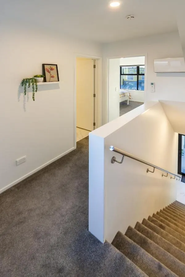 Trendy 3 Bedroom 2 Bath Residence, Central City Christchurch Apartment