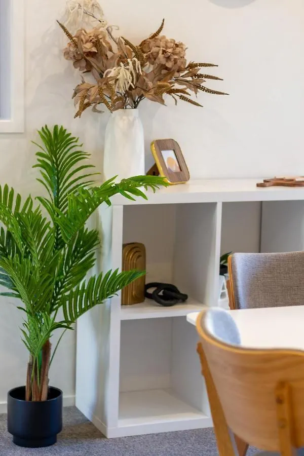 Trendy 3 Bedroom 2 Bath Residence, Central City Christchurch