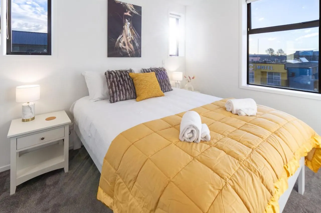 Trendy 3 Bedroom 2 Bath Residence, Central City Christchurch