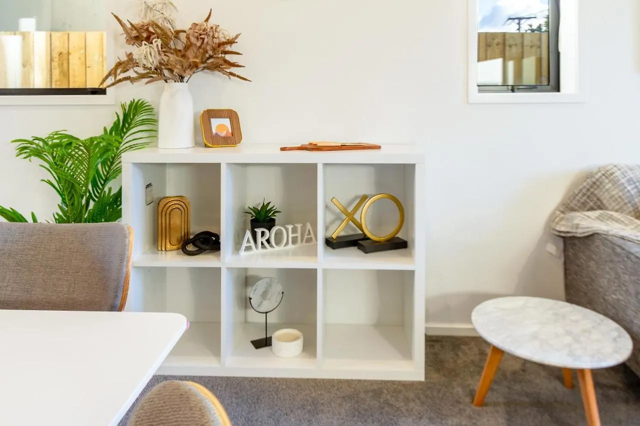 Trendy 3 Bedroom 2 Bath Residence, Central City Christchurch Apartment